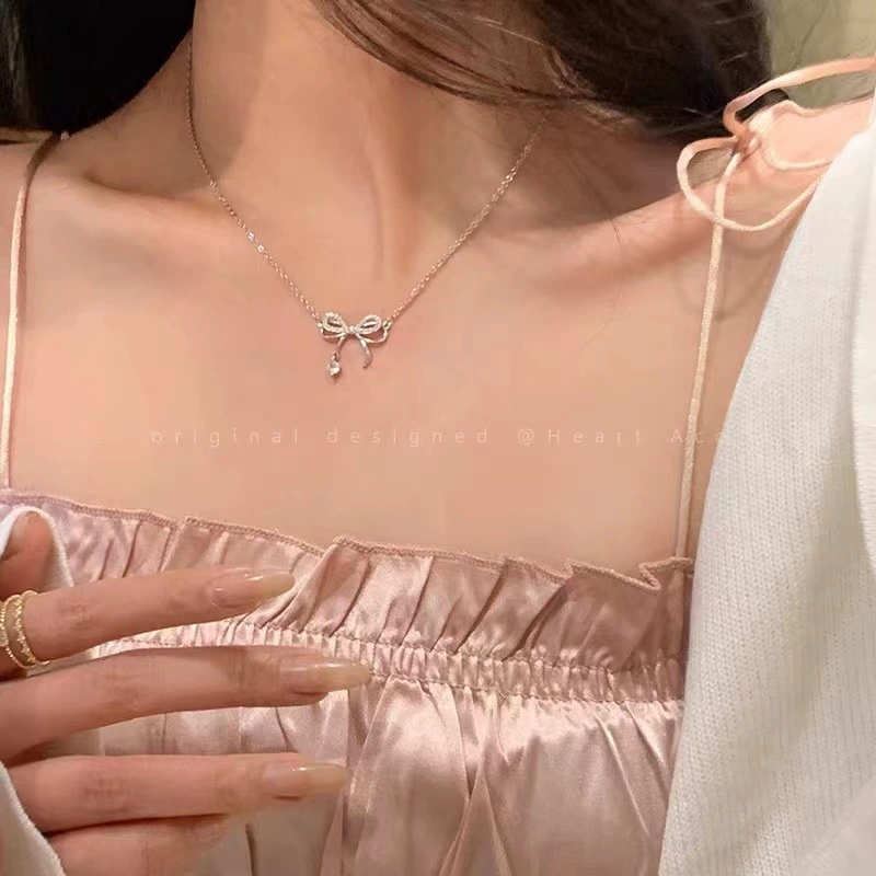 蝴蝶结锆石锁骨链女款轻奢高级感气质百搭配饰小众设计感简约项链